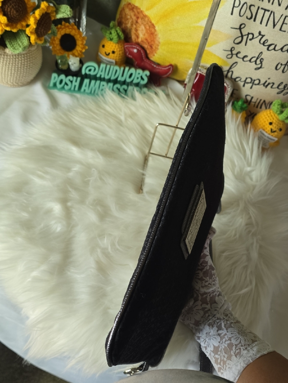 Xoxo BRAND Black Women's Shoulder Bag with Silver Hardware - Picture 7 of 10